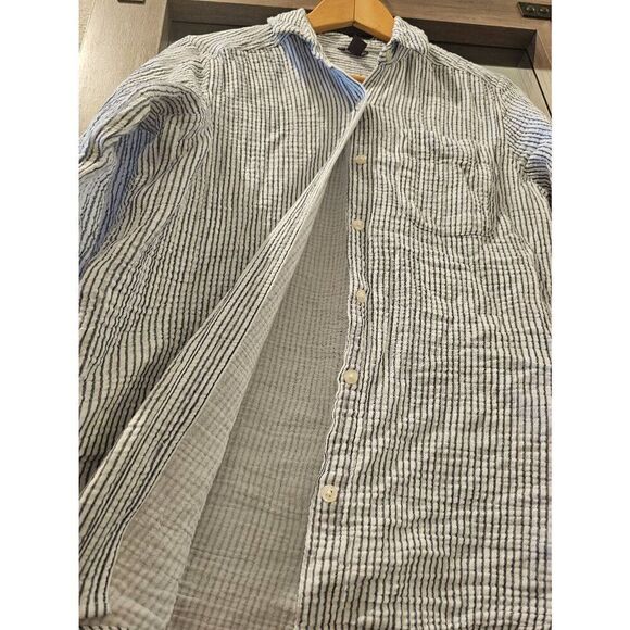 Eddie Bauer 100% cotton button up blouse - Picture 4 of 5
